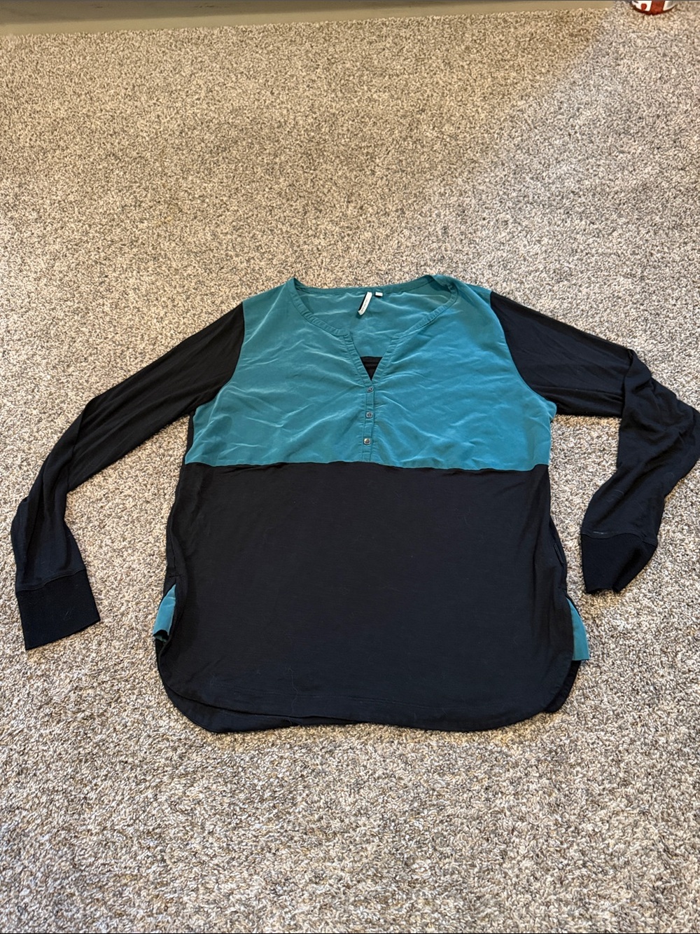 Calvin Klein Jeans Teal and Black Colorblock Long-Sleeve Top Size XL